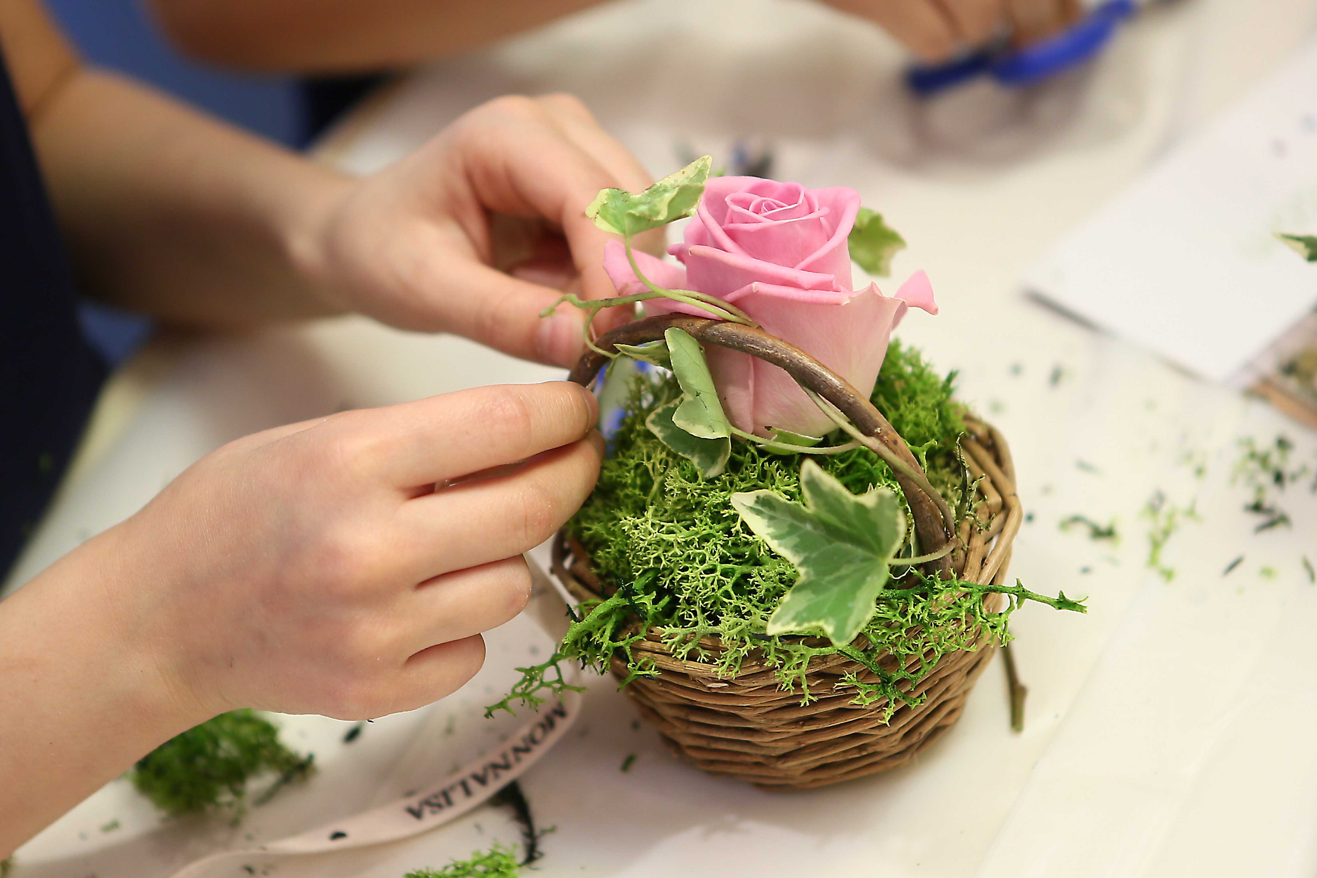 Laboratorio - UN'INVITANTE NOVITÀ IN FIORE AL CENTRO DELLA TUA TAVOLA!